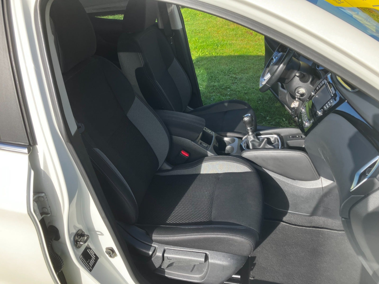 Hvid Nissan Qashqai fra 2018