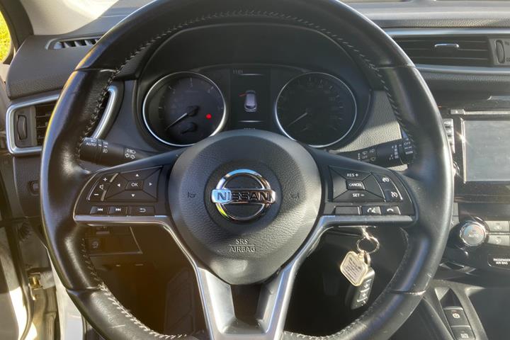 Hvid Nissan Qashqai fra 2018