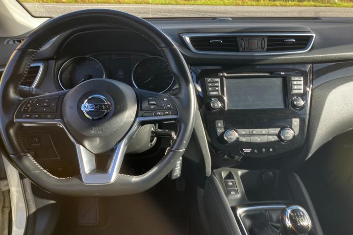 Hvid Nissan Qashqai fra 2018