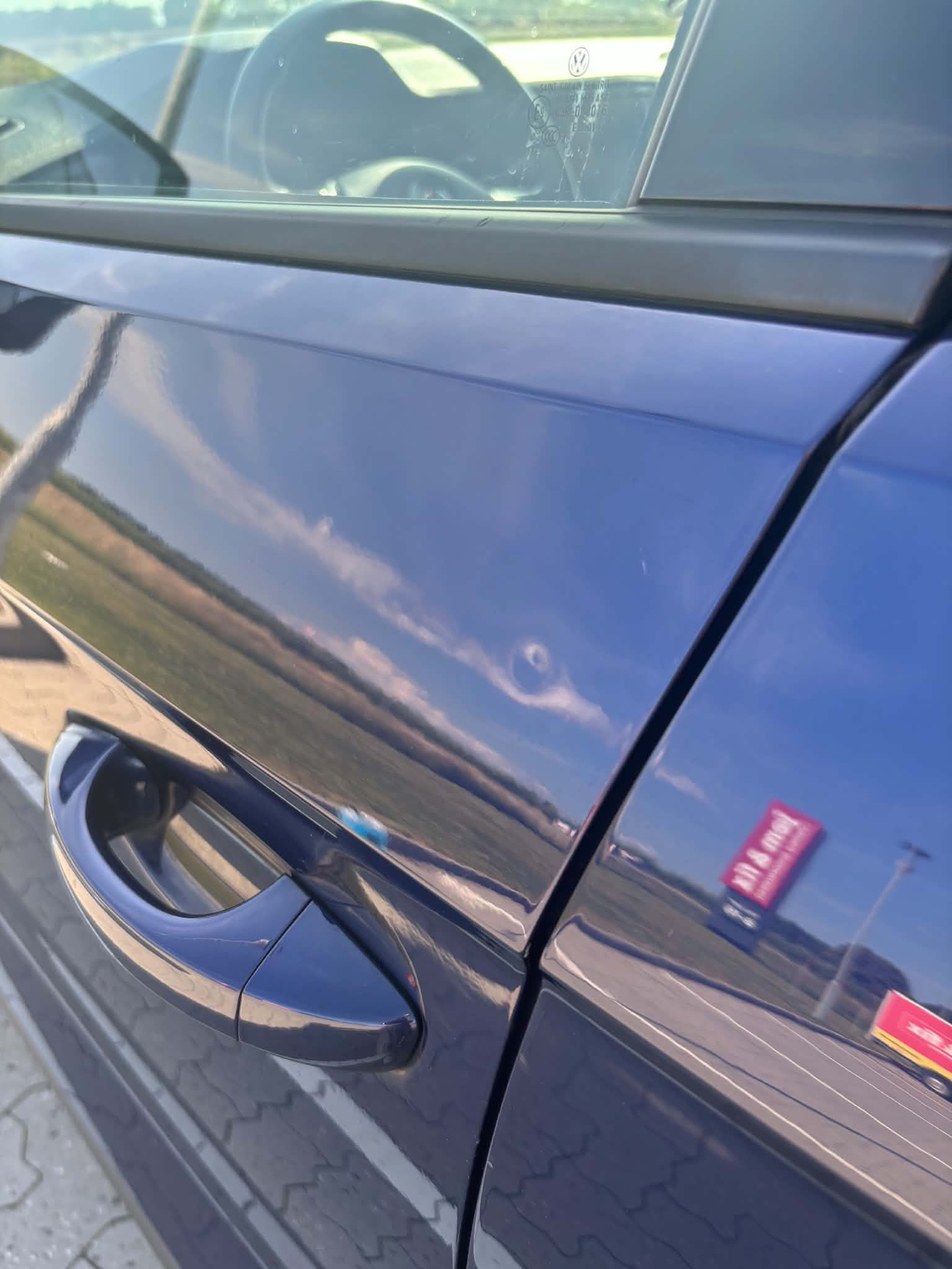 Blå VW T-Roc fra 2018