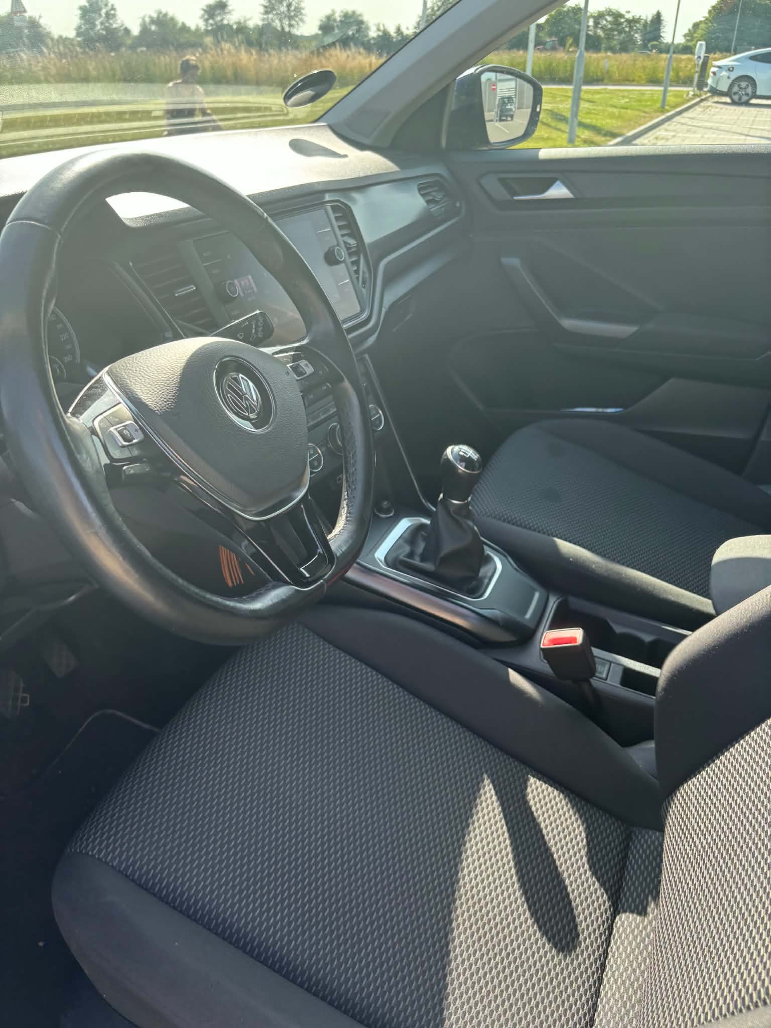 Blå VW T-Roc fra 2018