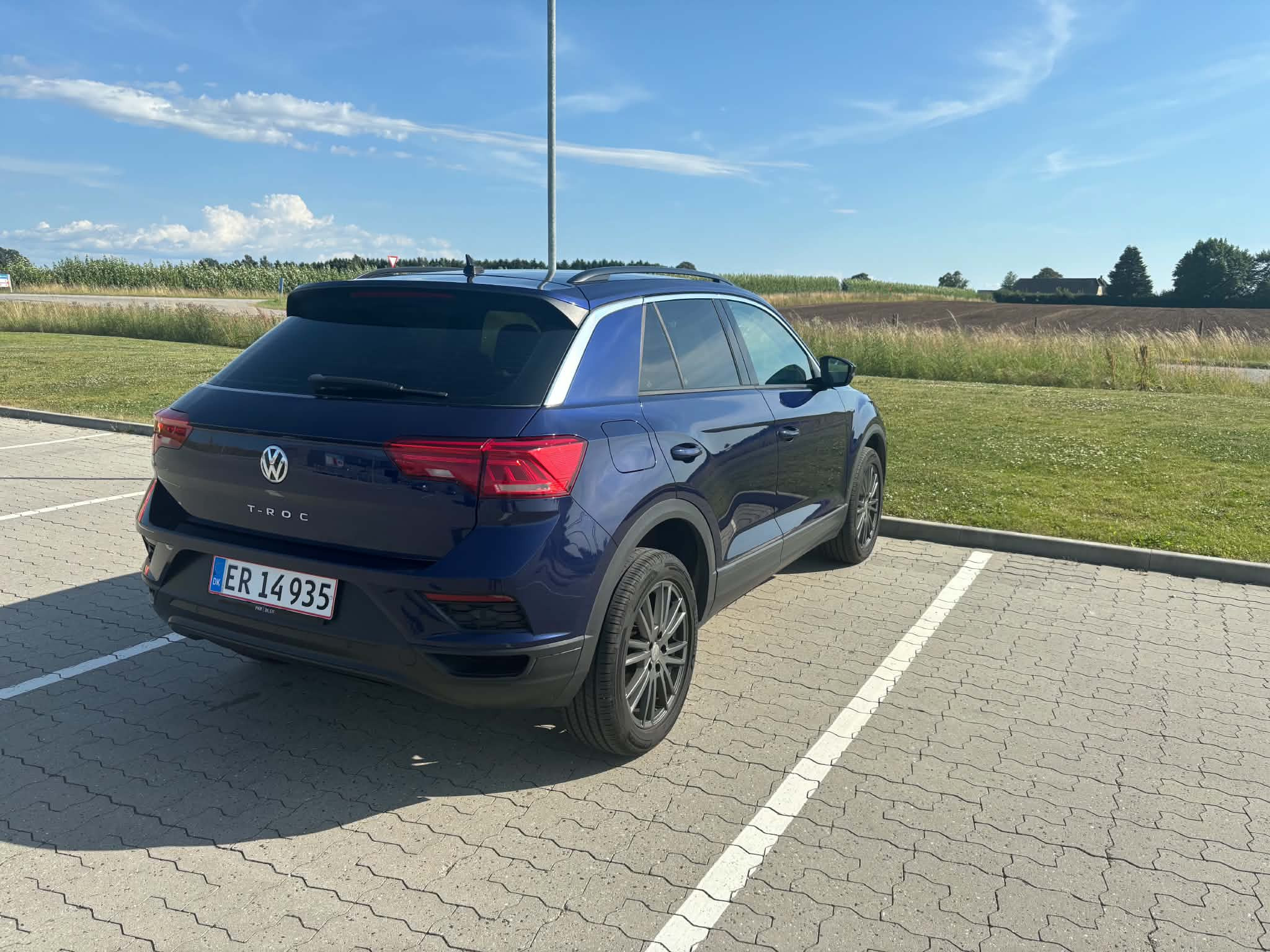 Blå VW T-Roc fra 2018