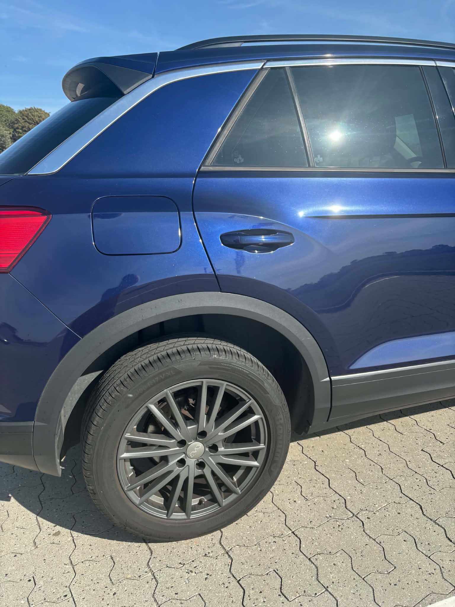Blå VW T-Roc fra 2018