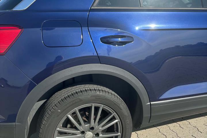 Blå VW T-Roc fra 2018