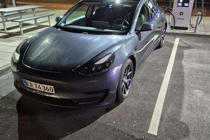 undefined Tesla Model 3 fra 2021
