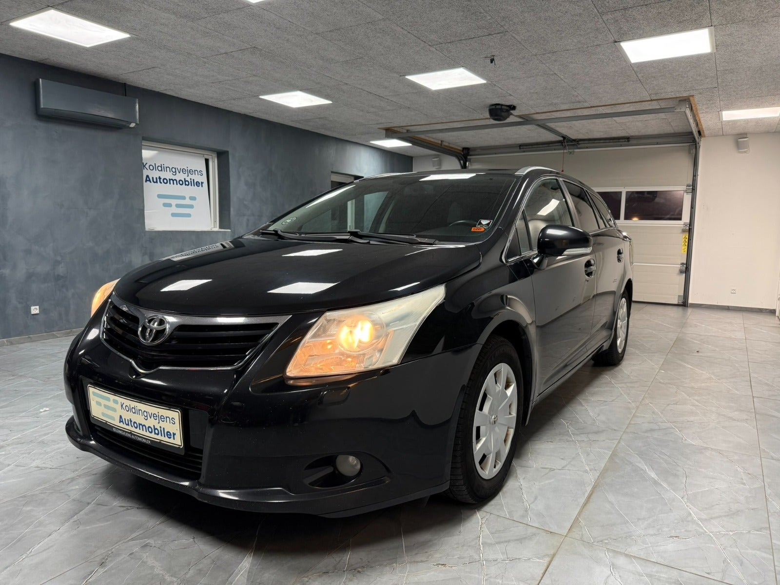 undefined Toyota Avensis fra 2009