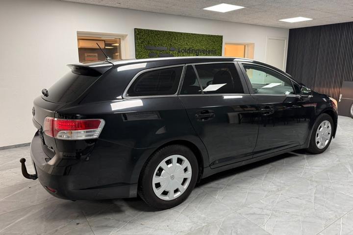 undefined Toyota Avensis fra 2009