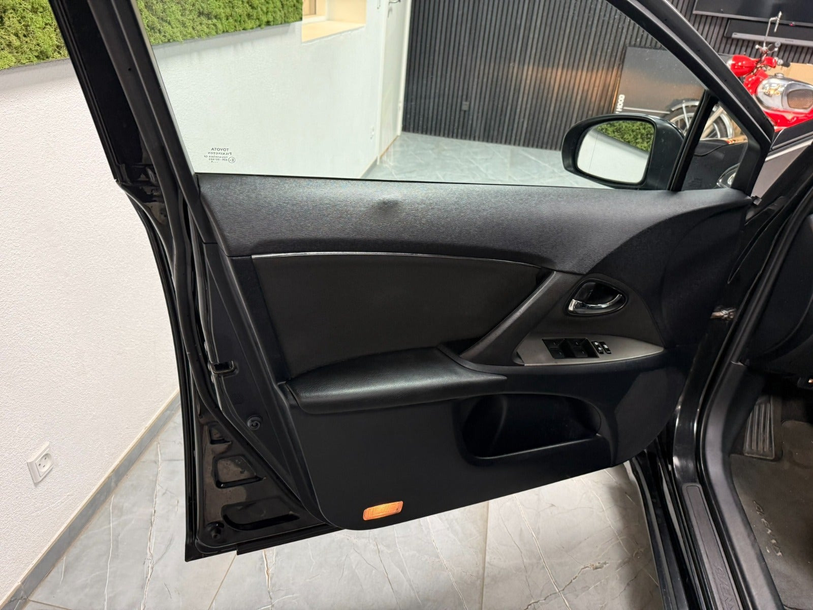 undefined Toyota Avensis fra 2009