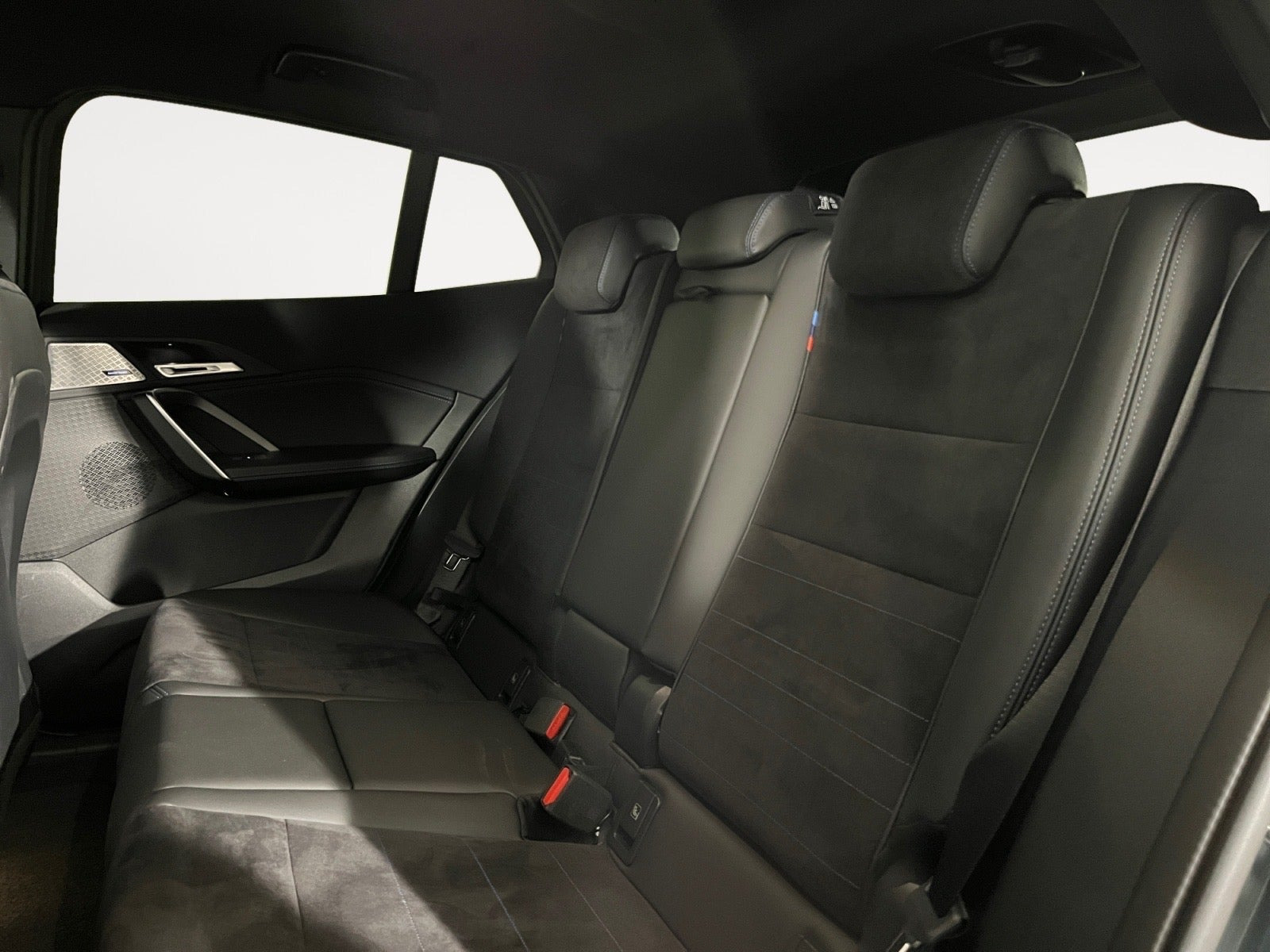 Grøn BMW iX2 fra 2025