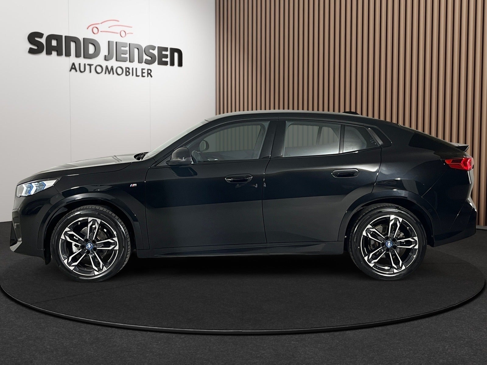 Sort BMW iX2 fra 2025