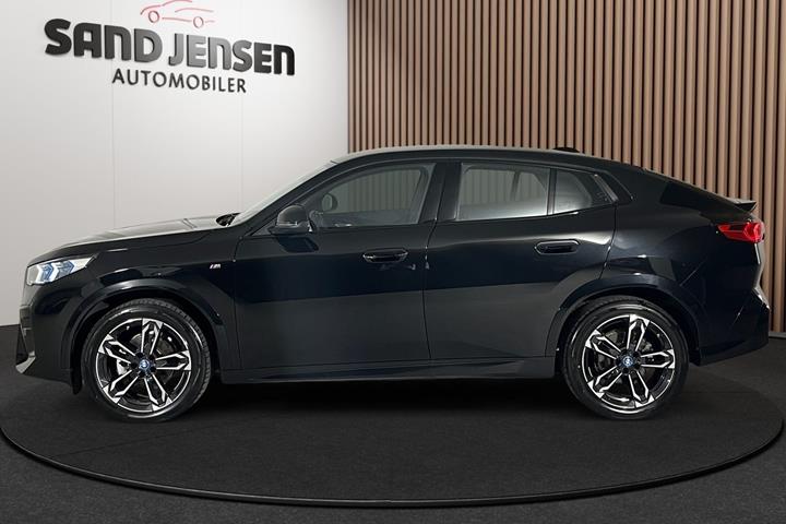 Sort BMW iX2 fra 2025