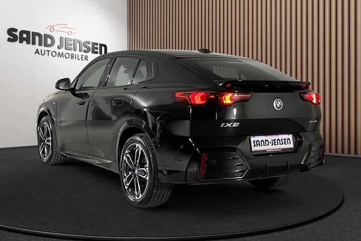 Sort BMW iX2 fra 2025