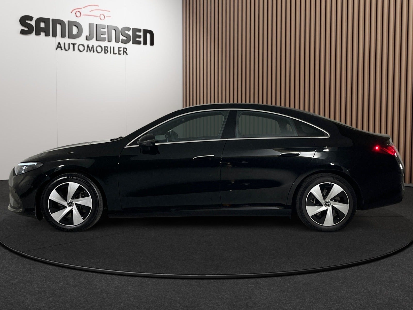 Sort Mercedes CLA250+ fra 2026