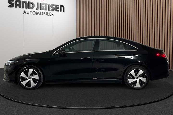 Sort Mercedes CLA250+ fra 2026