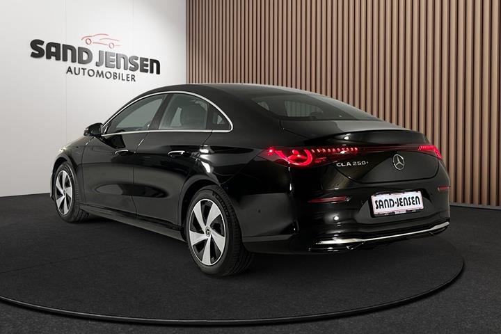 Sort Mercedes CLA250+ fra 2026