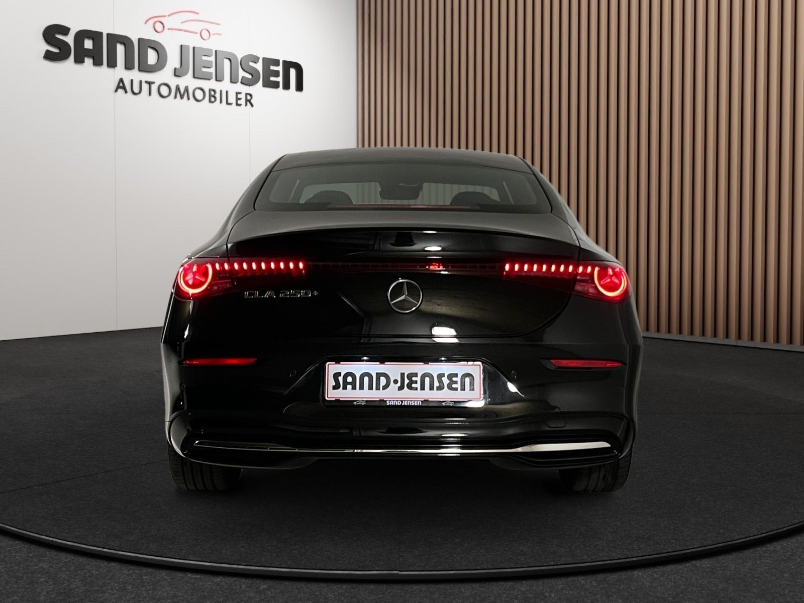 Sort Mercedes CLA250+ fra 2026