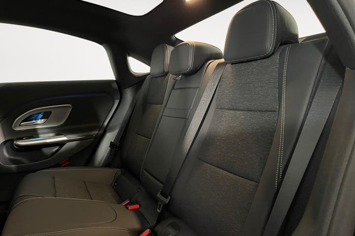 Sort Mercedes CLA250+ fra 2026