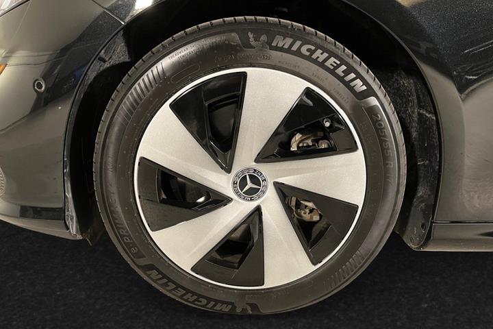 Sort Mercedes CLA250+ fra 2026