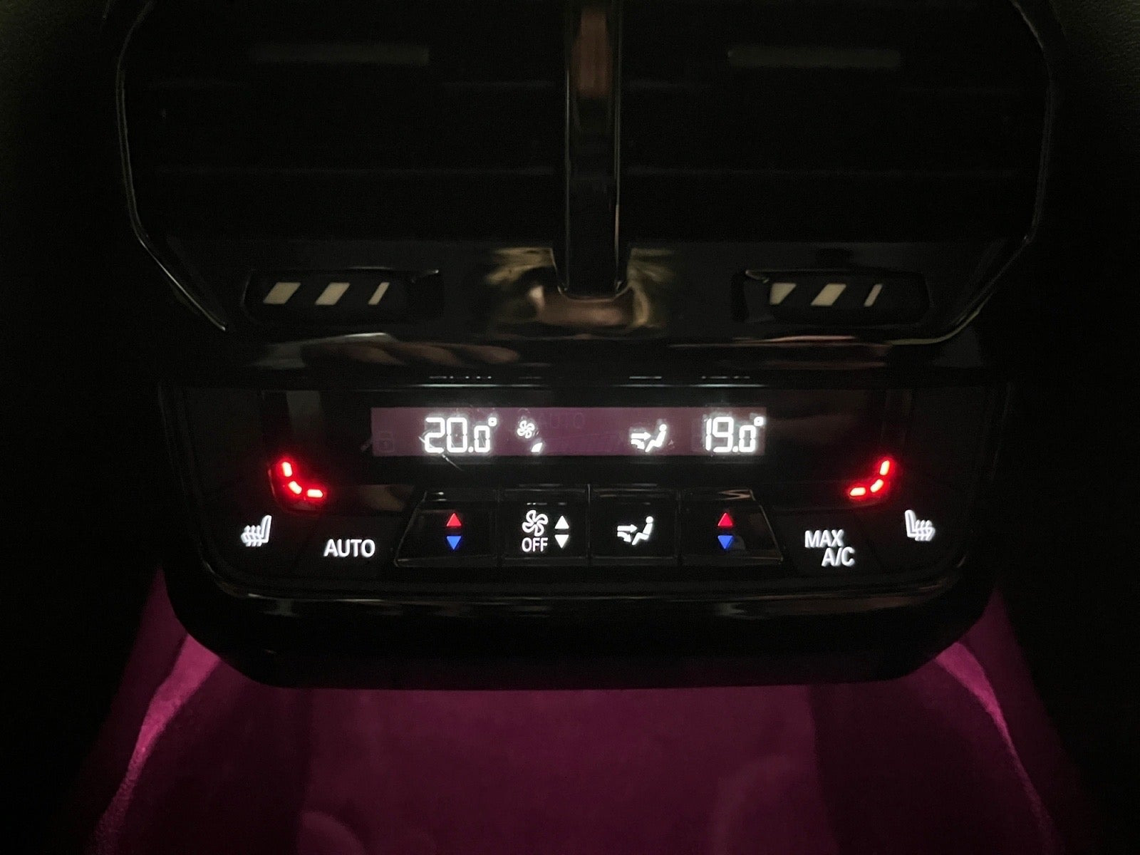 Hvid BMW iX fra 2024