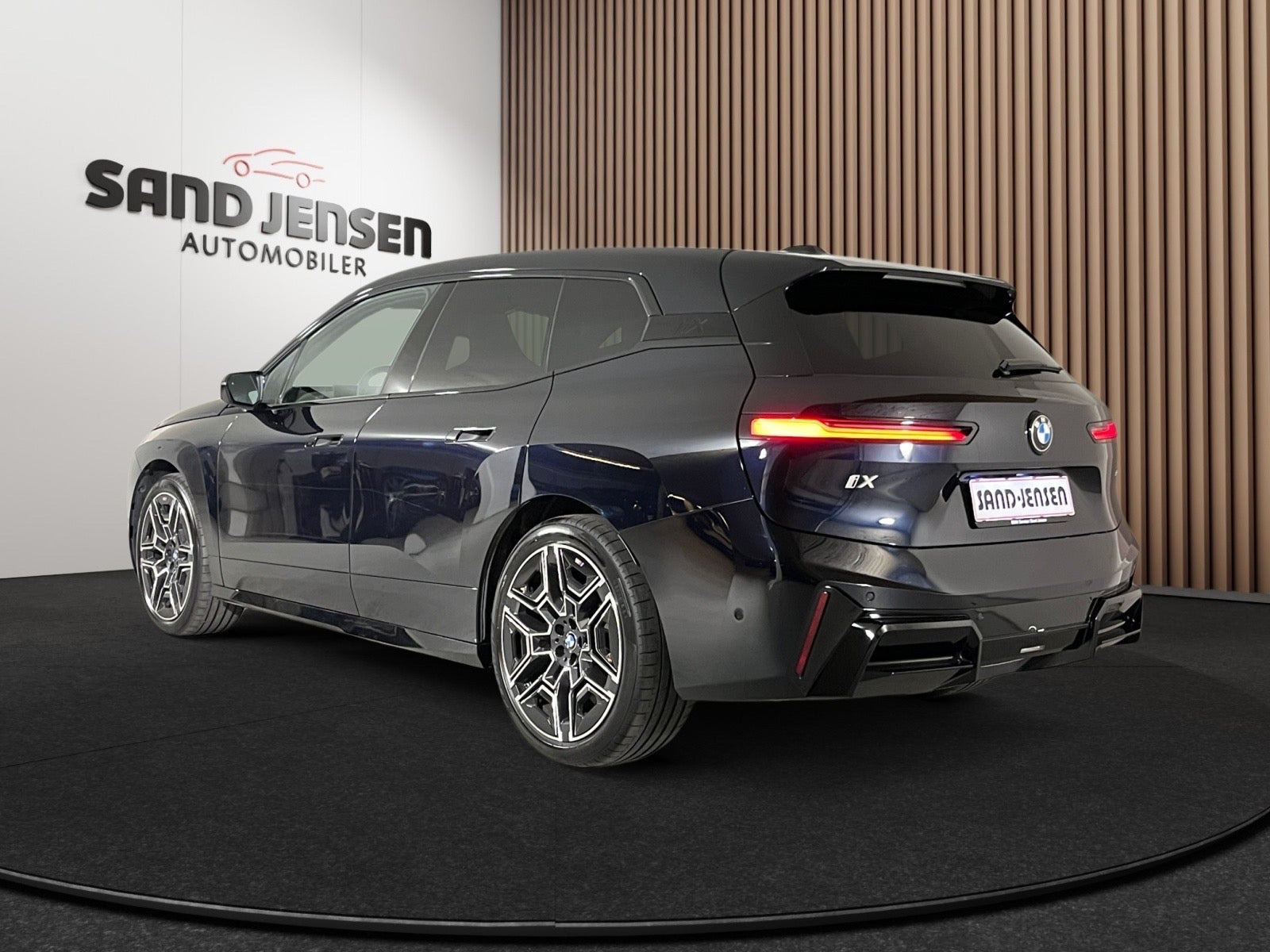Sort BMW iX fra 2026