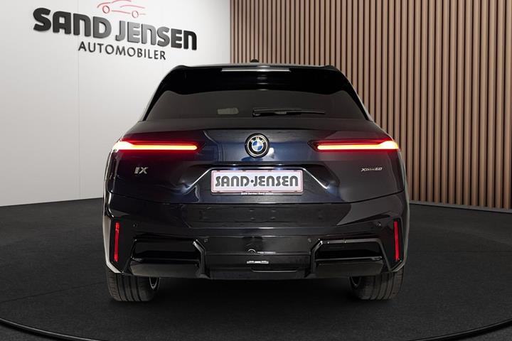 Sort BMW iX fra 2026