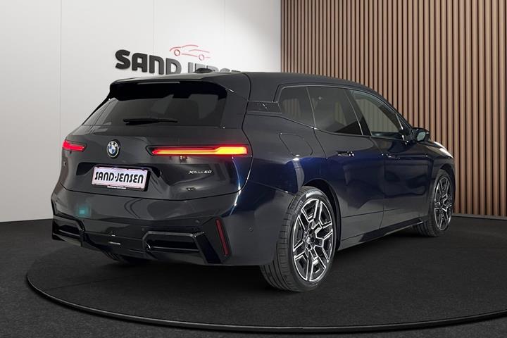 Sort BMW iX fra 2026