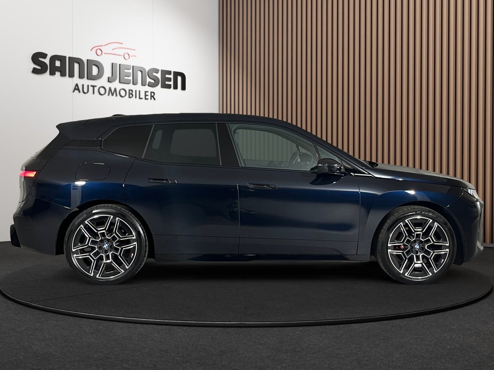 Sort BMW iX fra 2026