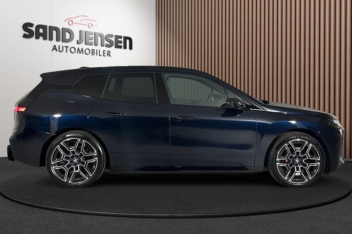 Sort BMW iX fra 2026