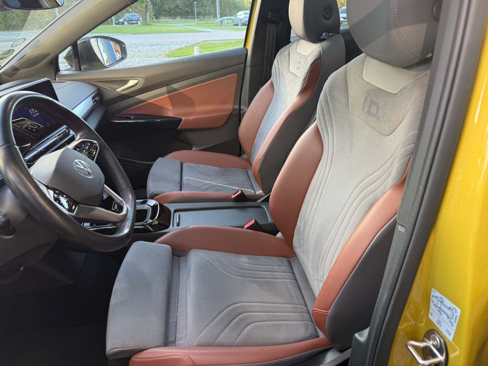 Gul VW ID.4 fra 2021