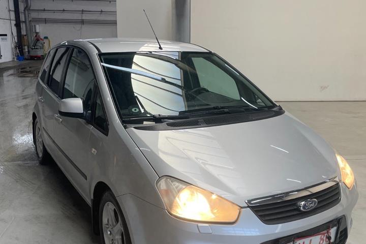 Grå Ford C-MAX fra 2010