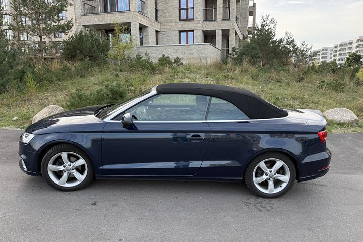 Blå Audi A3 Cabriolet fra 2016