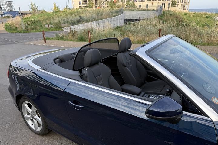 Blå Audi A3 Cabriolet fra 2016