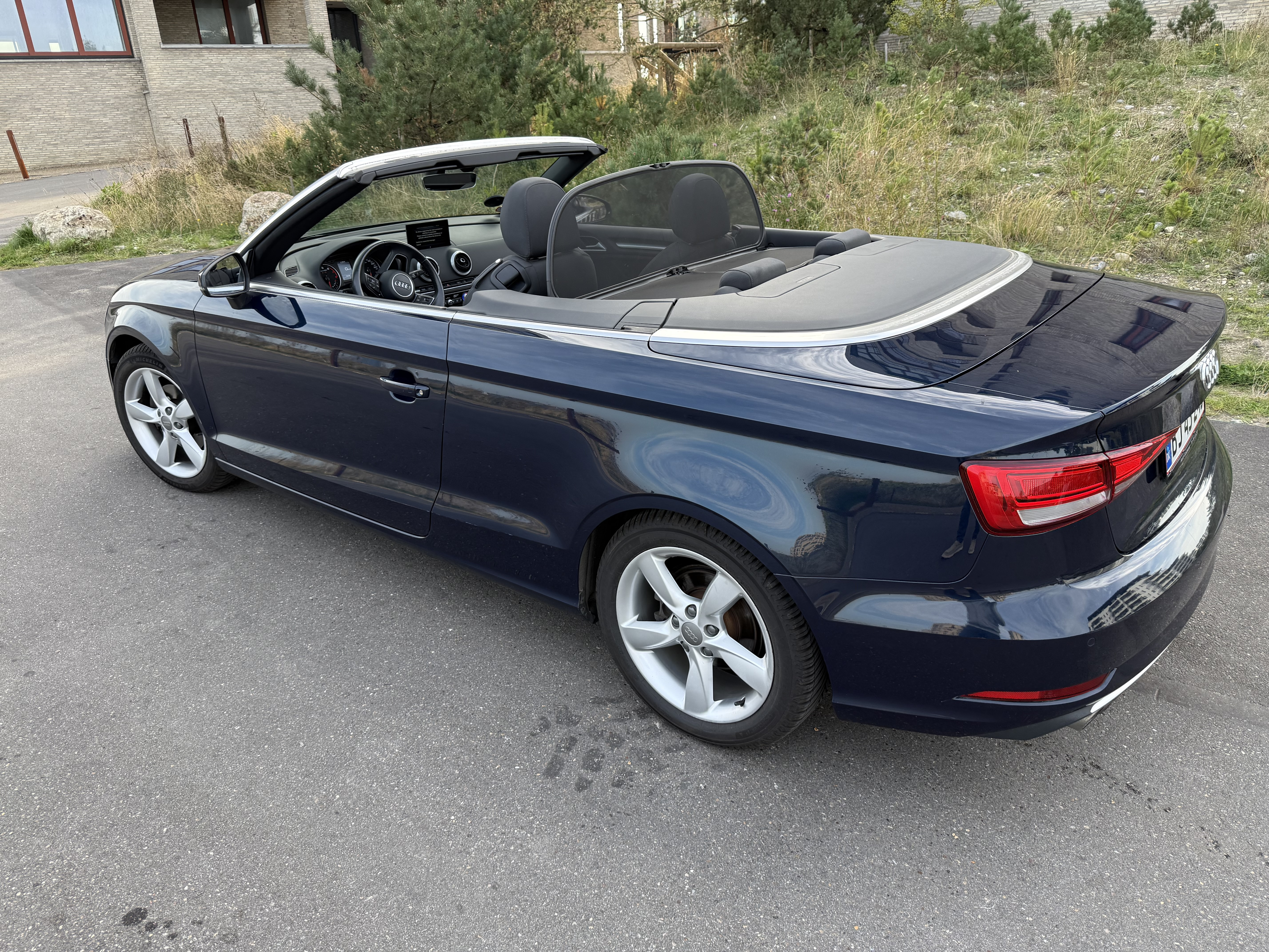 Blå Audi A3 Cabriolet fra 2016