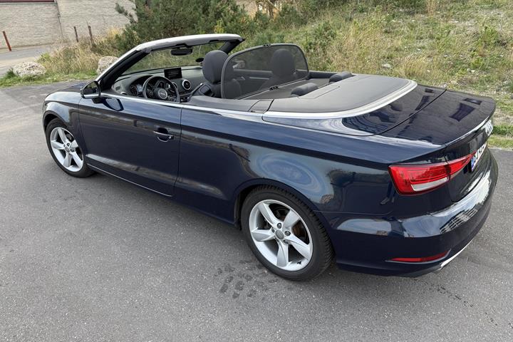 Blå Audi A3 Cabriolet fra 2016