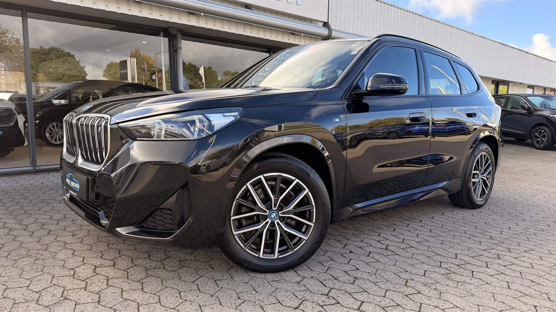 Sort BMW iX1 fra 2023