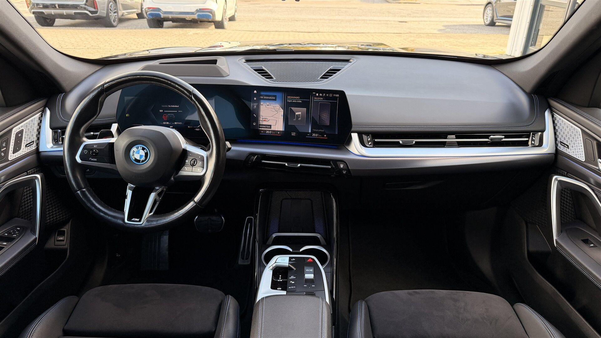 Sort BMW iX1 fra 2023