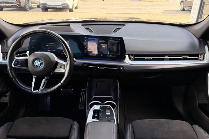 Sort BMW iX1 fra 2023