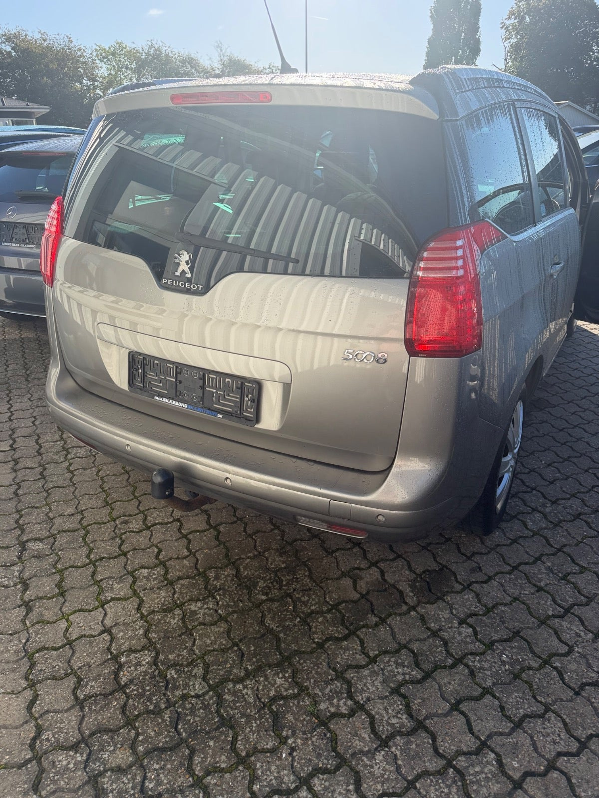 Orange Peugeot 5008 fra 2016