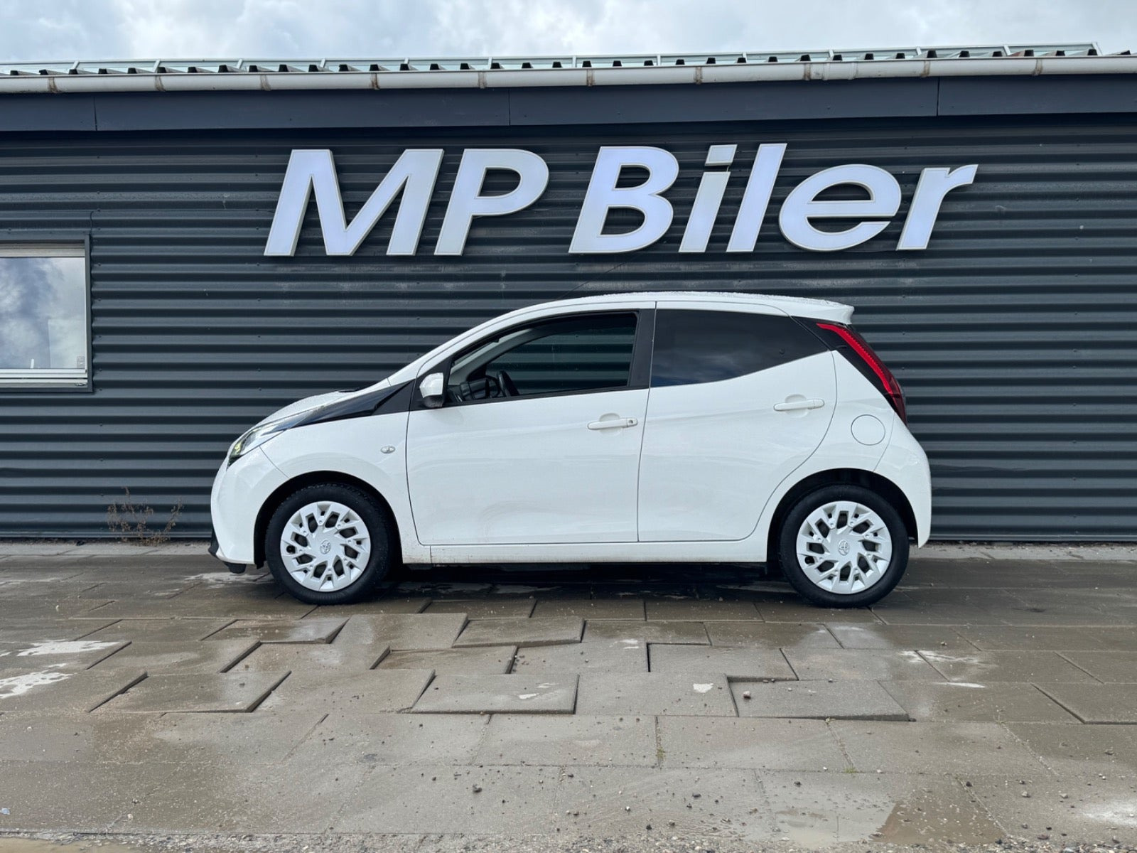 Hvid Toyota Aygo fra 2019