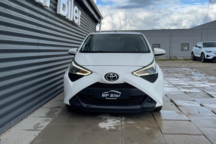 Hvid Toyota Aygo fra 2019
