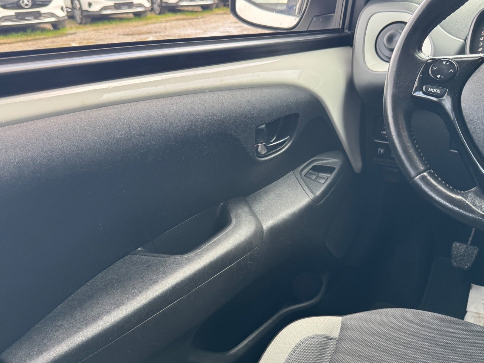 Hvid Toyota Aygo fra 2019