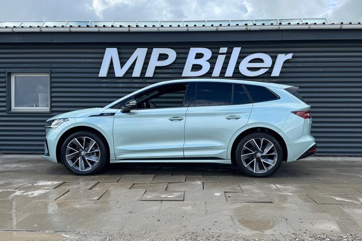 Turquoise Skoda Enyaq fra 2024