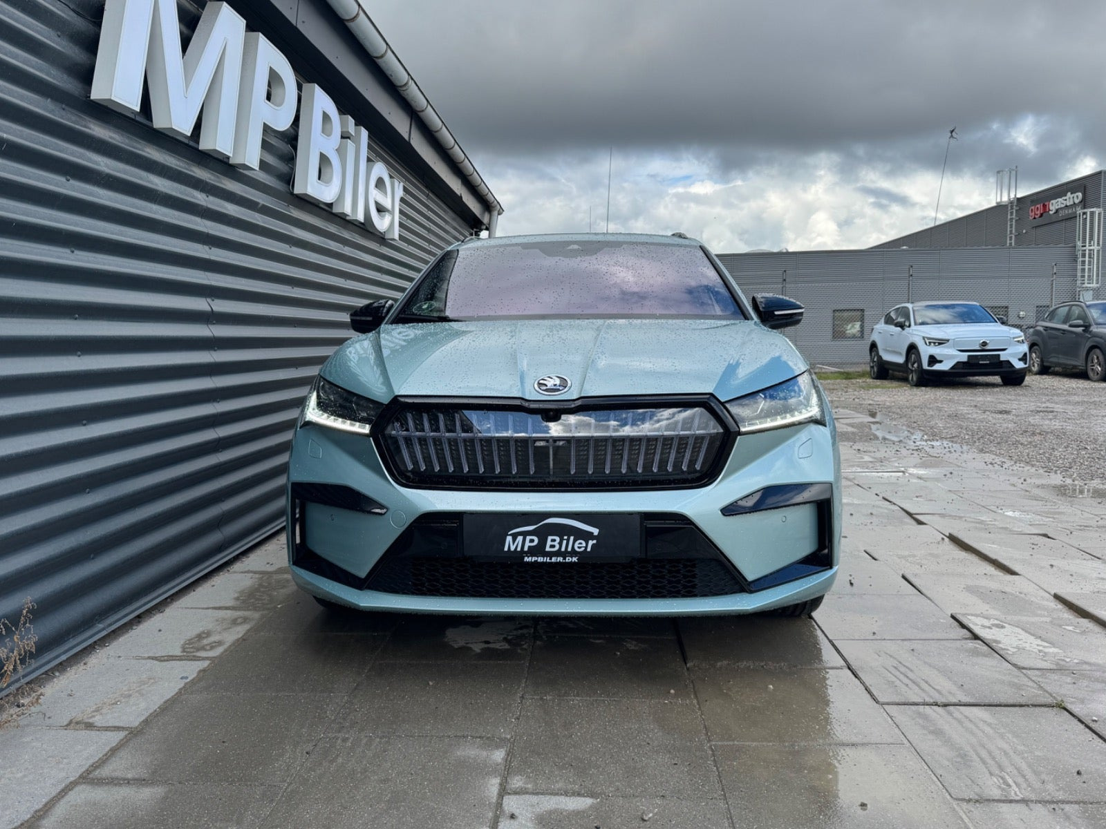 Turquoise Skoda Enyaq fra 2024