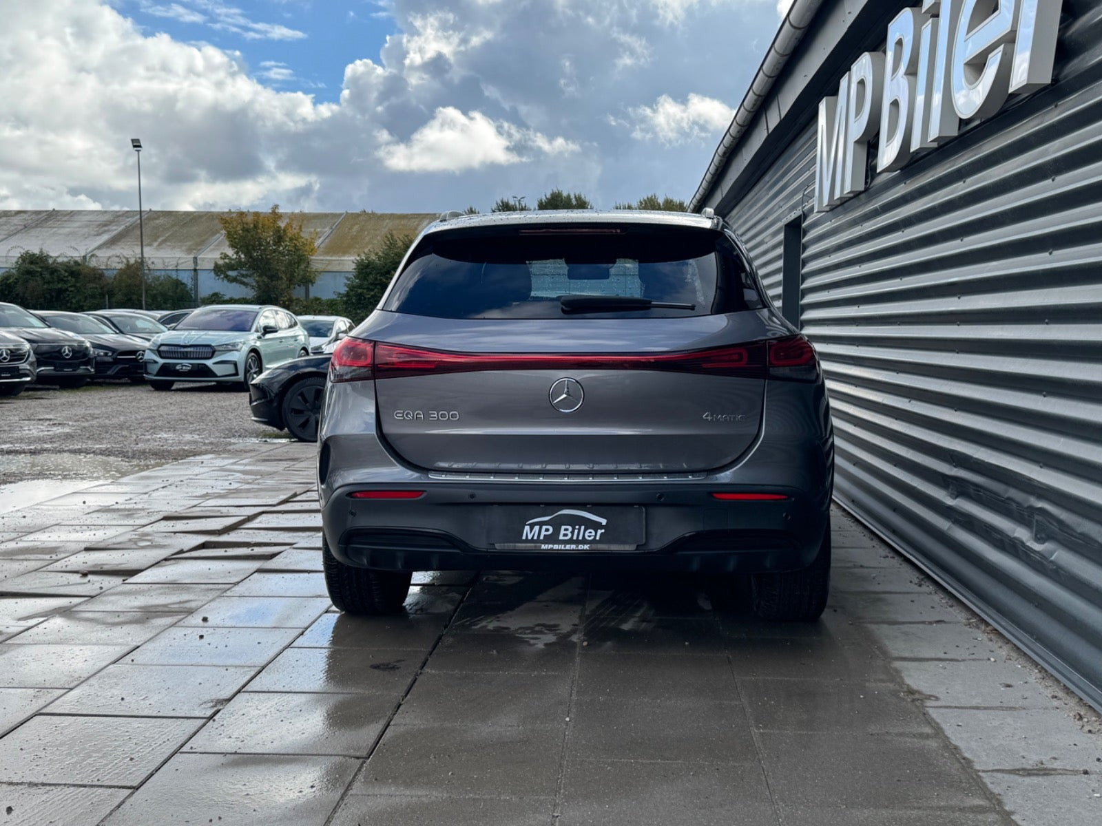 Grå Mercedes EQA300 fra 2024