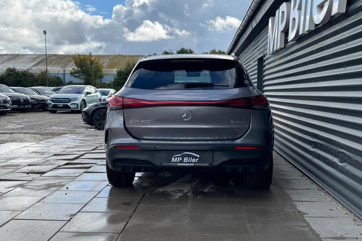 Grå Mercedes EQA300 fra 2024