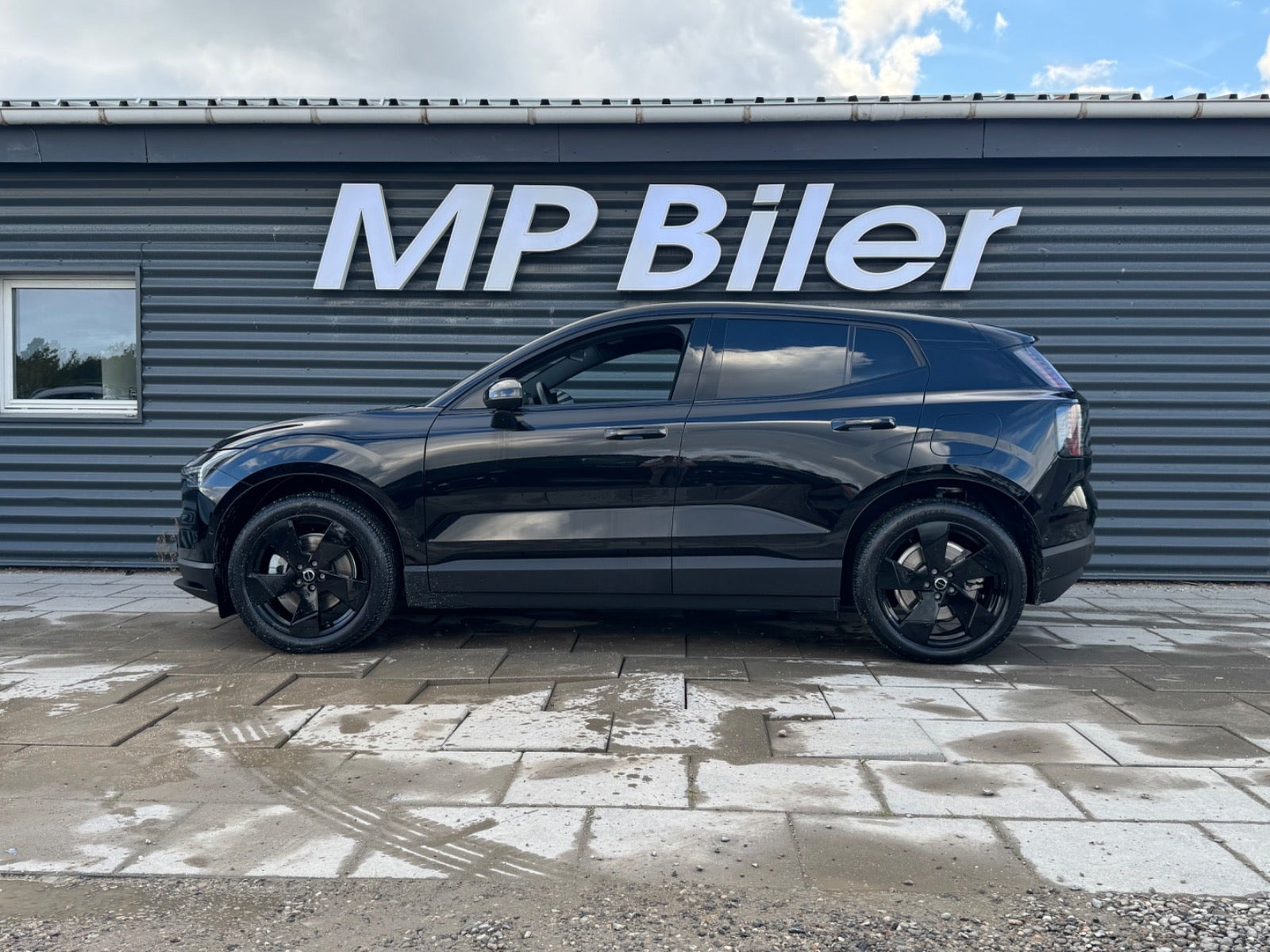 Sort Volvo EX30 fra 2026