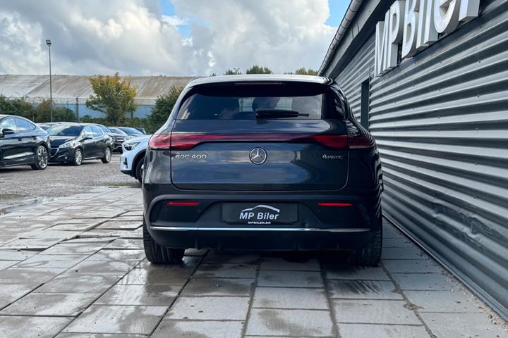 Grå Mercedes EQC400 fra 2023