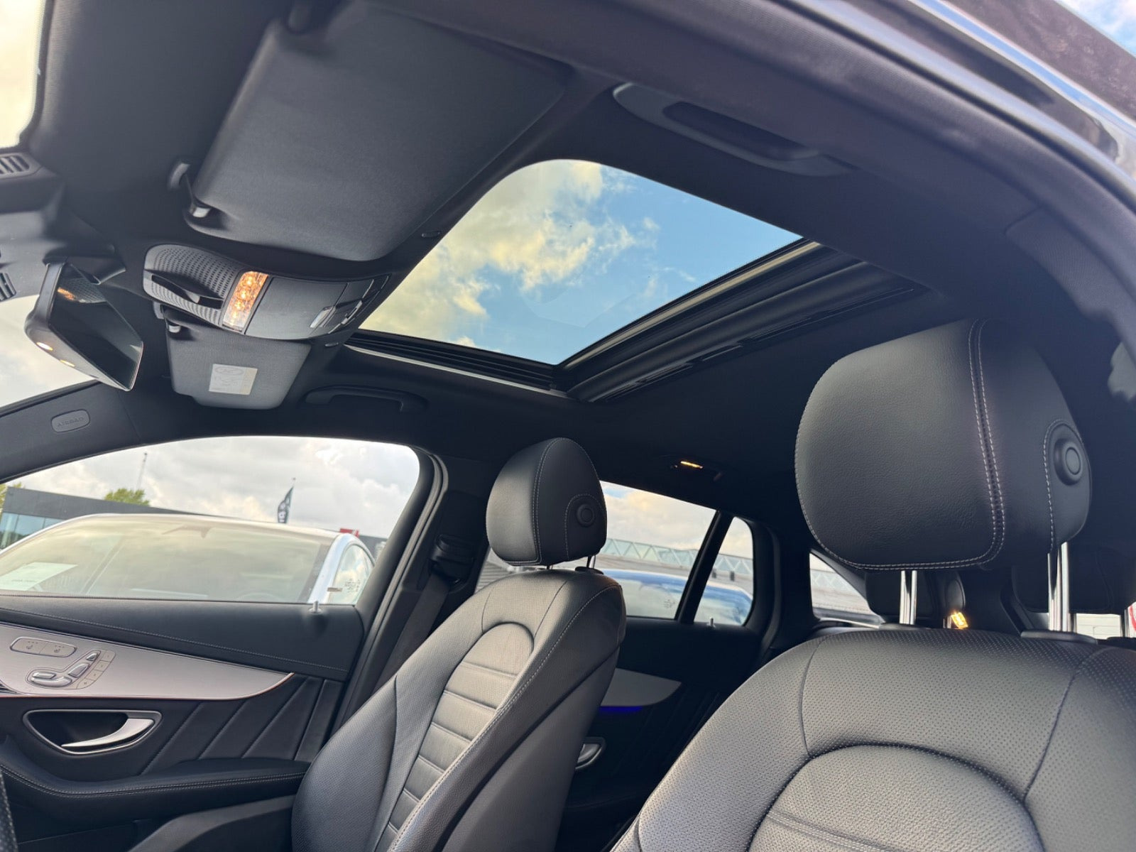 Grå Mercedes EQC400 fra 2023