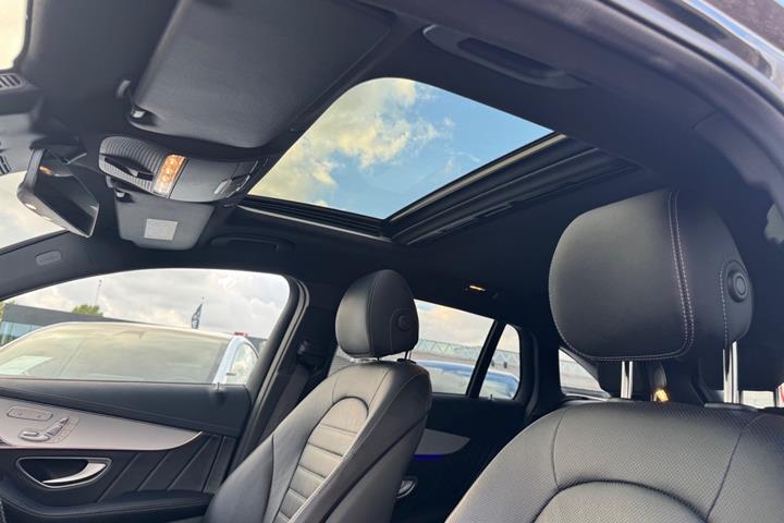 Grå Mercedes EQC400 fra 2023