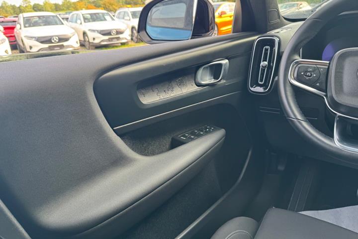 Blå Volvo C40 fra 2022
